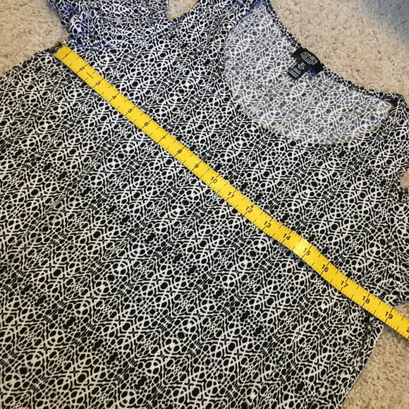 Jones New York Off the Shoulder Coastal Handkerchief Hem Top - Picture 12 of 15